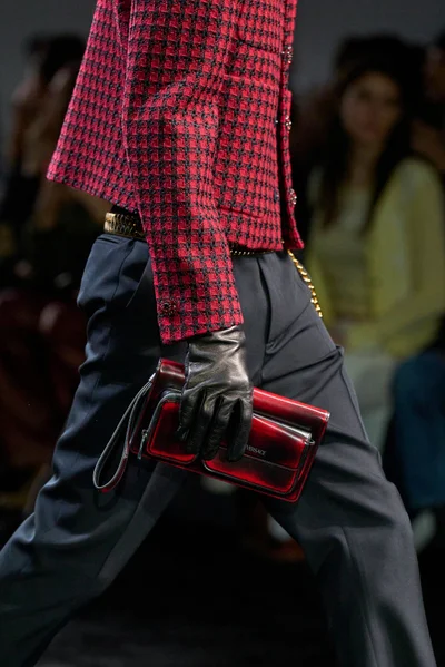 Look 18